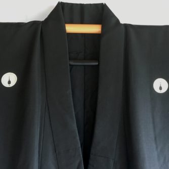Antique kimono japonais samourai Maruni Dakimyoga montsuki soie noire homme