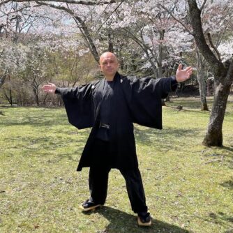 Antique Haori soie noire UmeBachi Montsuki Sakura Guruma homme-2