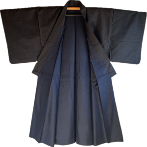 Antique Kimono japonais homme en Soie noire Tsumugi 01