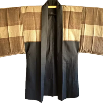 Haori-homme-Antique-soie-noire-Kenkatabami-Montsuki-Kanbun-Design5