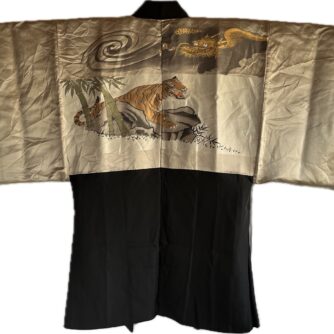 Haori japonais homme antique soie noire Agarifuji Montsuki Tigre VS Dragon 6