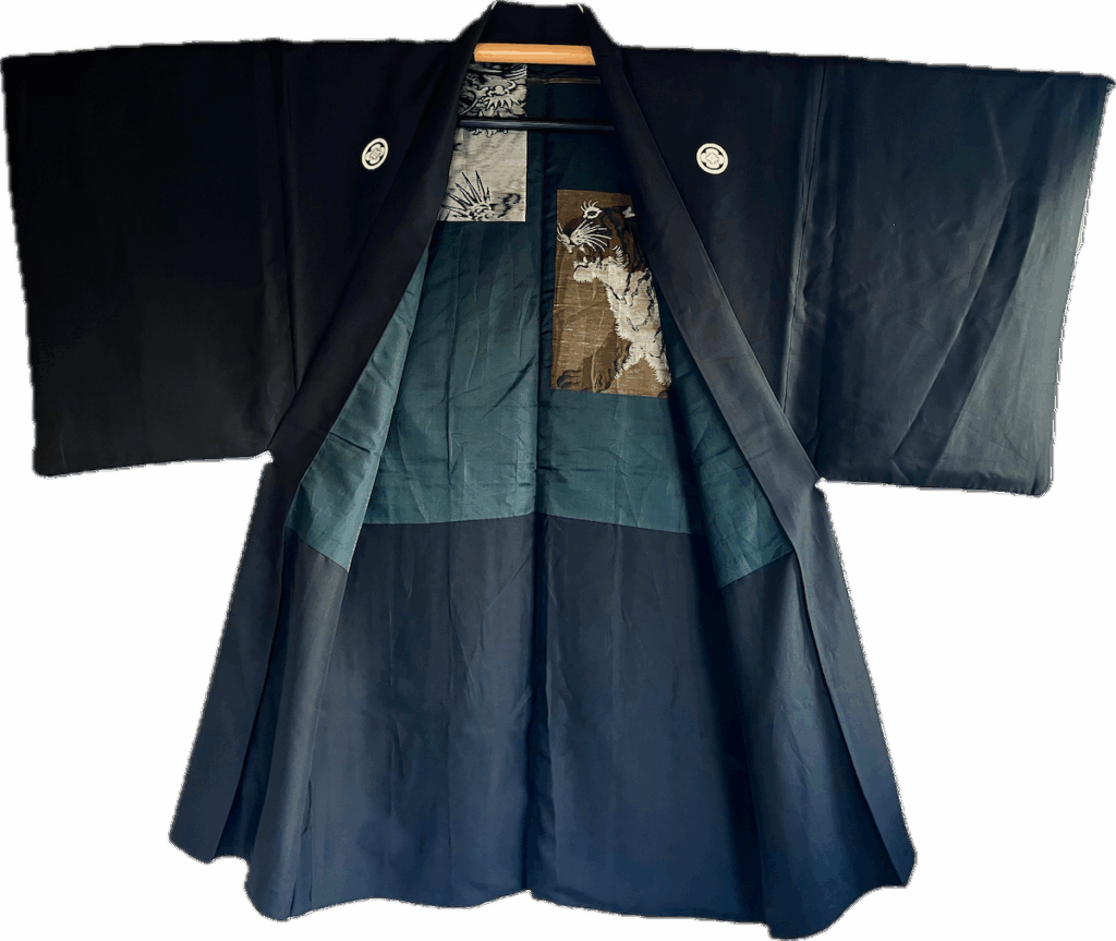 Haori Japonais Homme Antique en Soie Noire – Montsuki Mokkou Dragon VS Tigre
