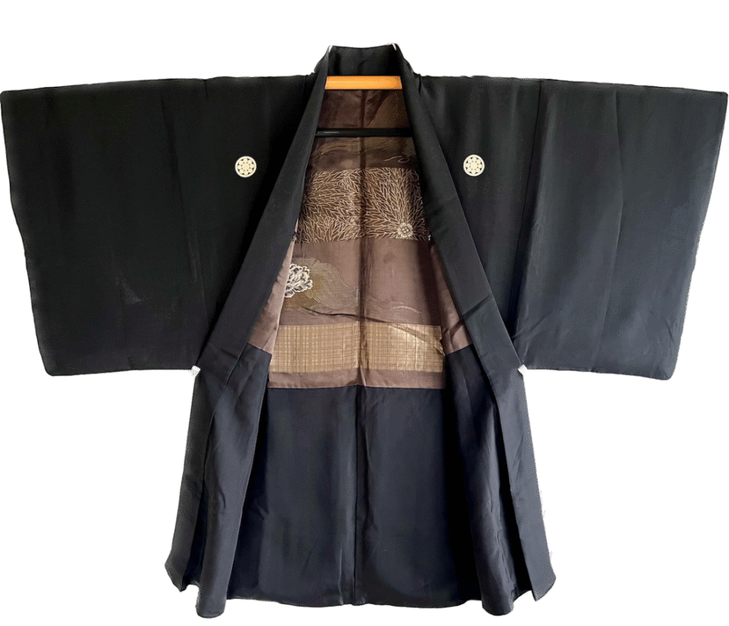Haori Japonais Homme Vintage en Soie Noire Montsuki Botan Kuyō