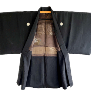 Haori Japonais Homme Vintage en Soie Noire Montsuki Botan Kuyō