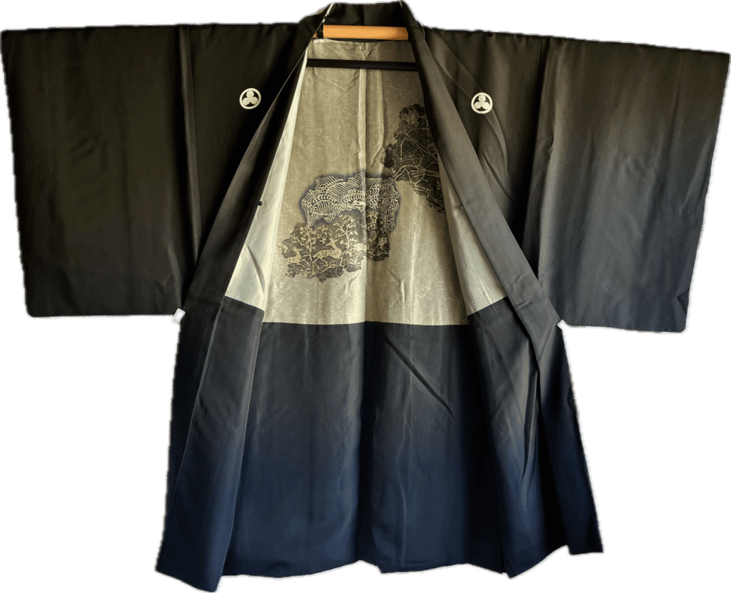 Haori Japonais Homme Antique Soie Noire Mitsukashiwa Montsuki Scène de Chasse